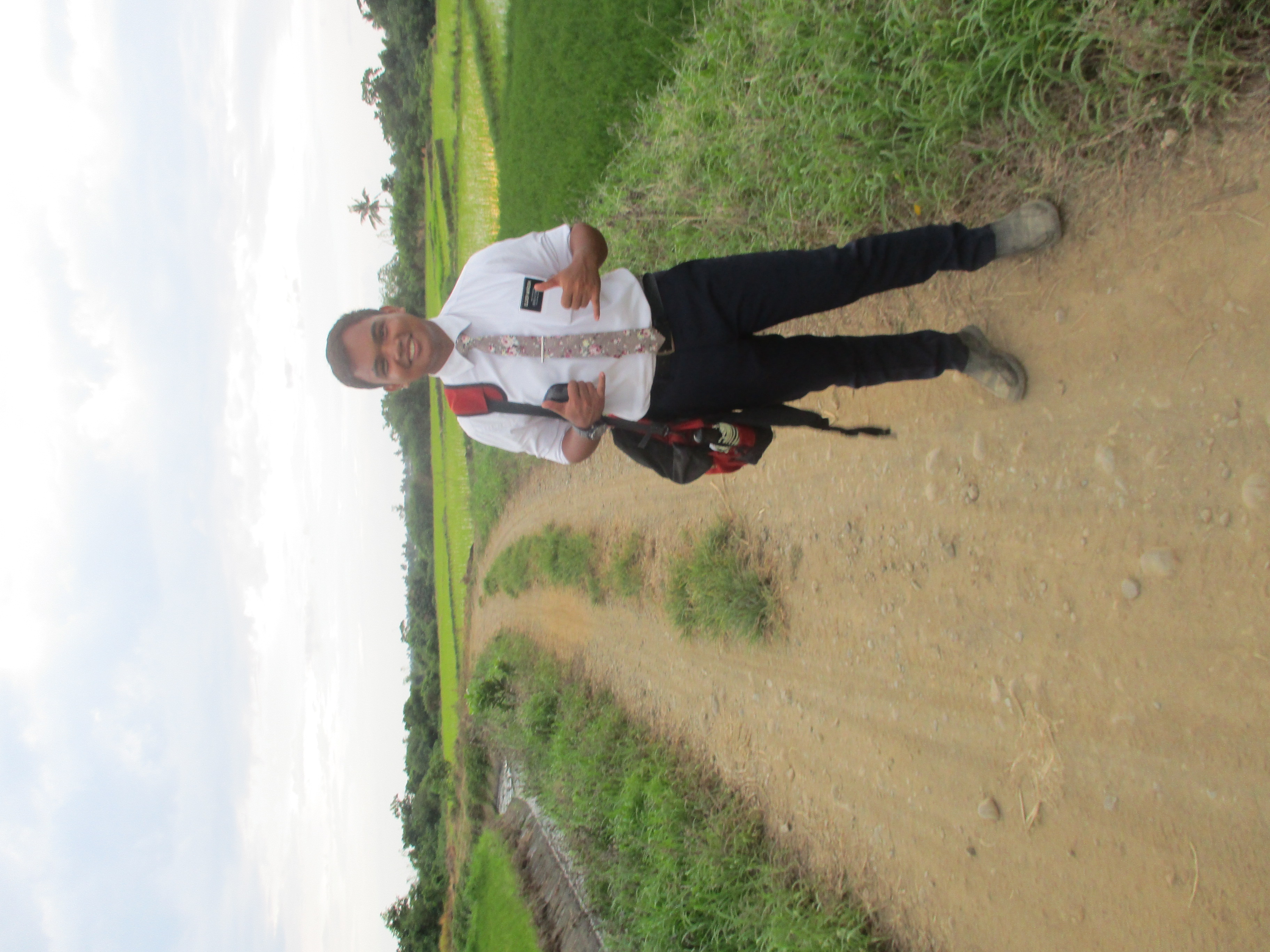 Elder Minosa dirt road