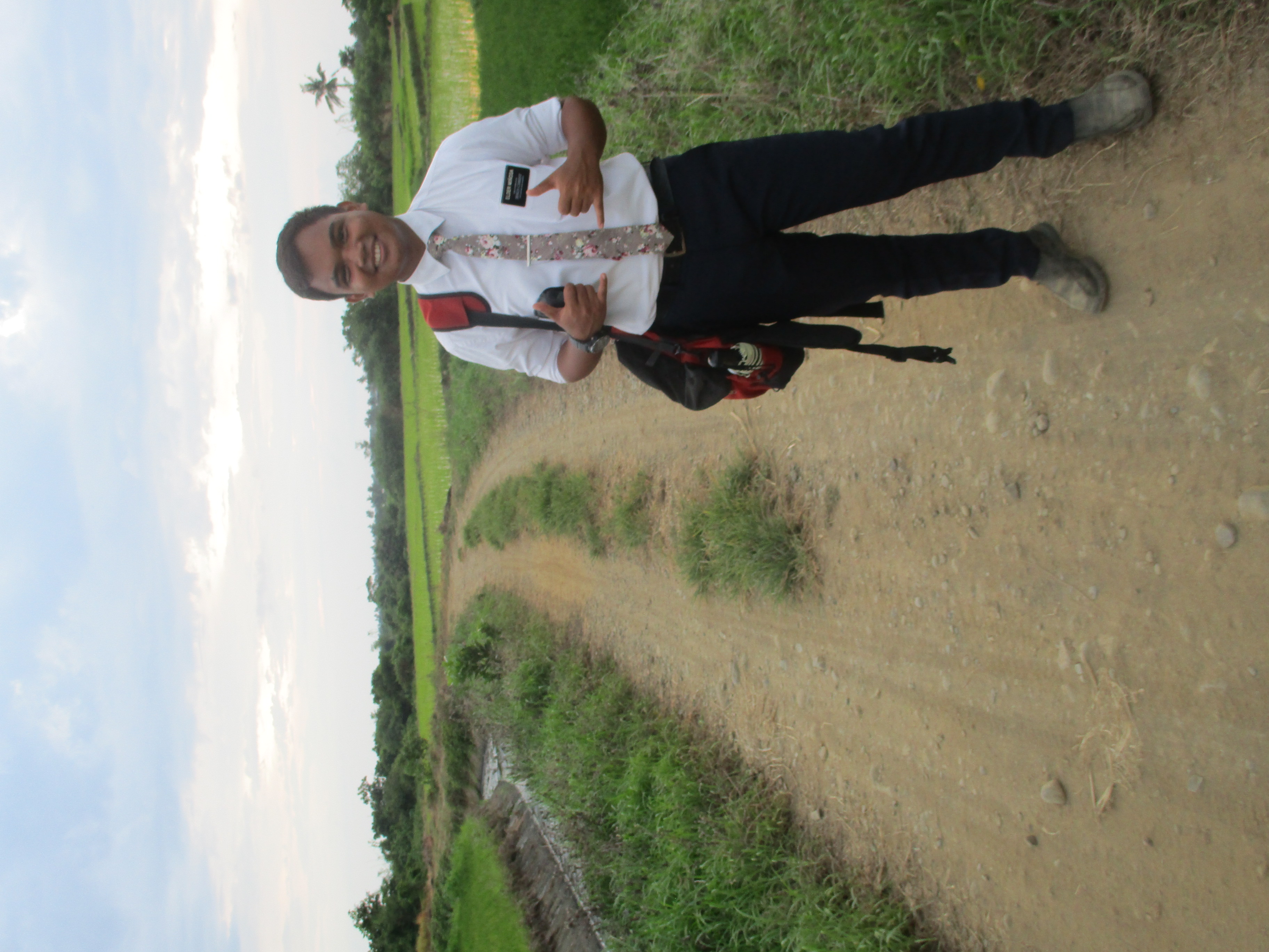 Elder Minosa dirt road